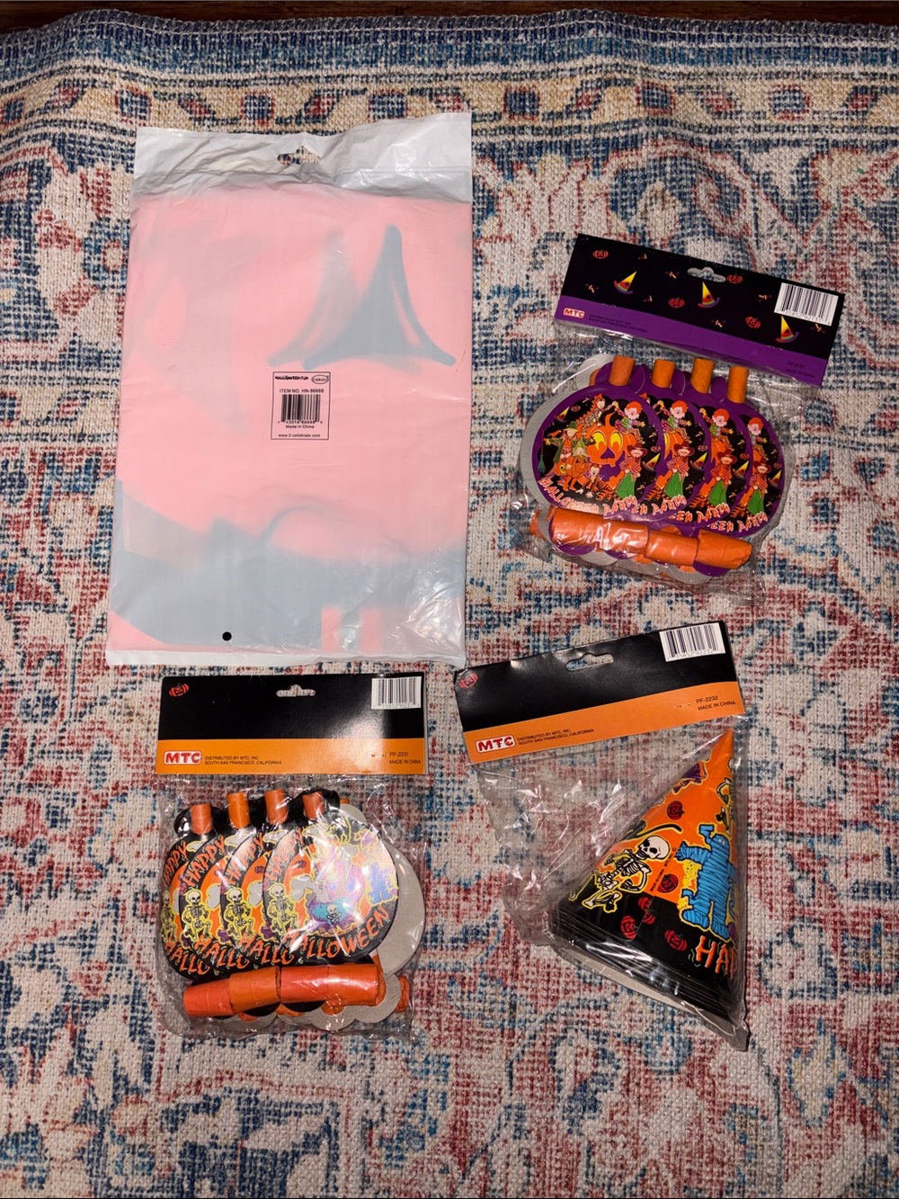 Vintage 90s Deadstock MTC Halloween Party Packs inc. Blowers and Hats NEW - Picture 6 of 8